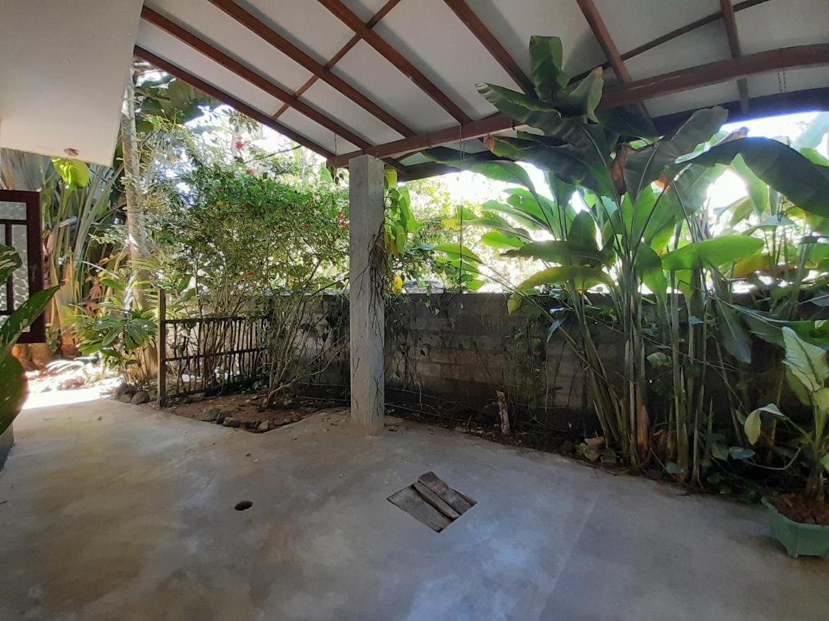 Mealanie'S House Hotel Unawatuna Exterior photo