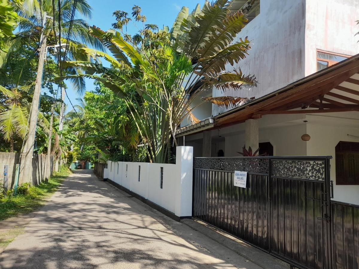 Mealanie'S House Hotel Unawatuna Exterior photo